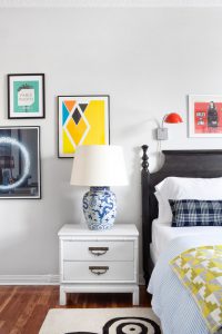 pemilihan warna dekorasi untuk kamar tidur sederhana yang sempit