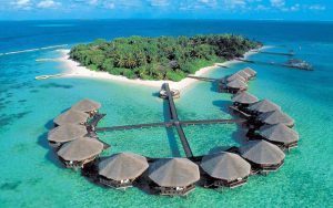 tempat wisata paling indah pulau derawan