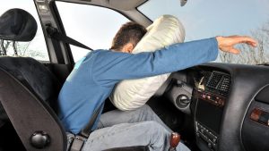 mobil baru dengan airbag
