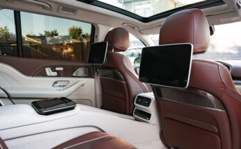 Mobil Pintu Geser