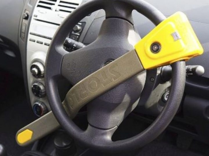 kunci stir mobil