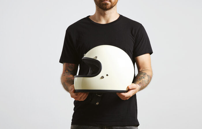cara mencuci helm