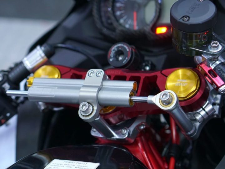 Steering Damper, Aksesoris Stang Motor Untuk Tingkatkan Performa 2 Motor Steering Damper