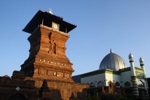 10 Bangunan Bersejarah Indonesia Terbaik, Wajib Dikunjungi! 8 masjid kudus