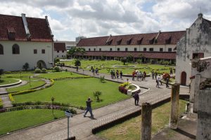 bangunan bersejarah indonesia fort rotterdam