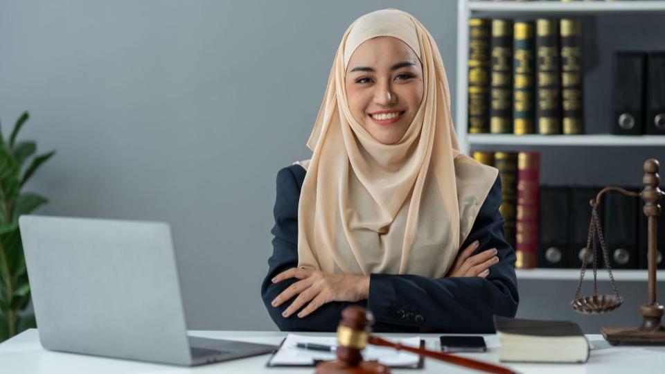 Hukum Asuransi di Indonesia: Ketentuan, Tujuan, dan Jenis 5 hukum asuransi dalam islam