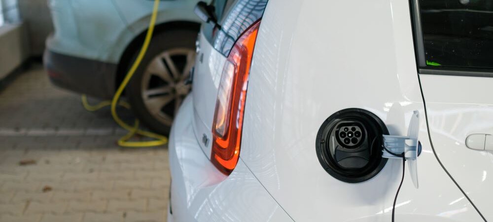penggunaan mobil listrik