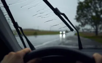 Rekomendasi 7 Merk Air Wiper Mobil Terbaik dan Termurah 1 Air Wiper Mobil