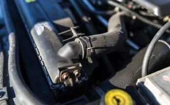 Tutup Radiator Komponen Penting untuk Mencegah Overheat 1 tutup radiator